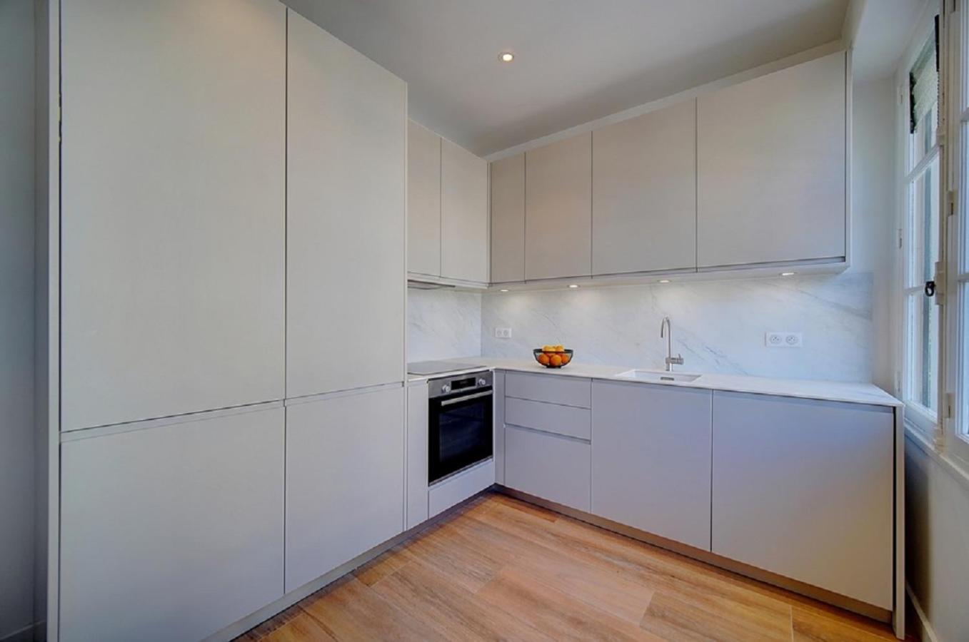 Magnifique 3 Pieces Renove Cannes Centre 'Banane' Avec Veranda ! A2B88 Exterior photo