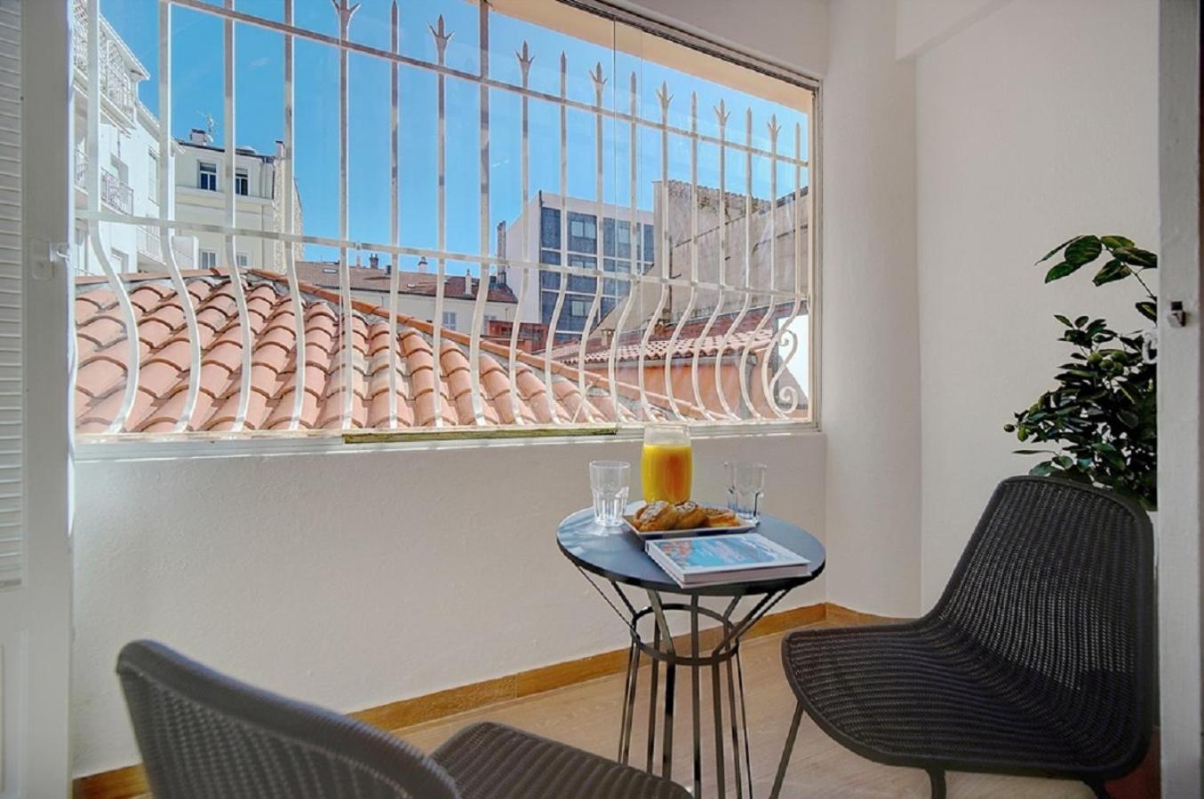 Magnifique 3 Pieces Renove Cannes Centre 'Banane' Avec Veranda ! A2B88 Exterior photo