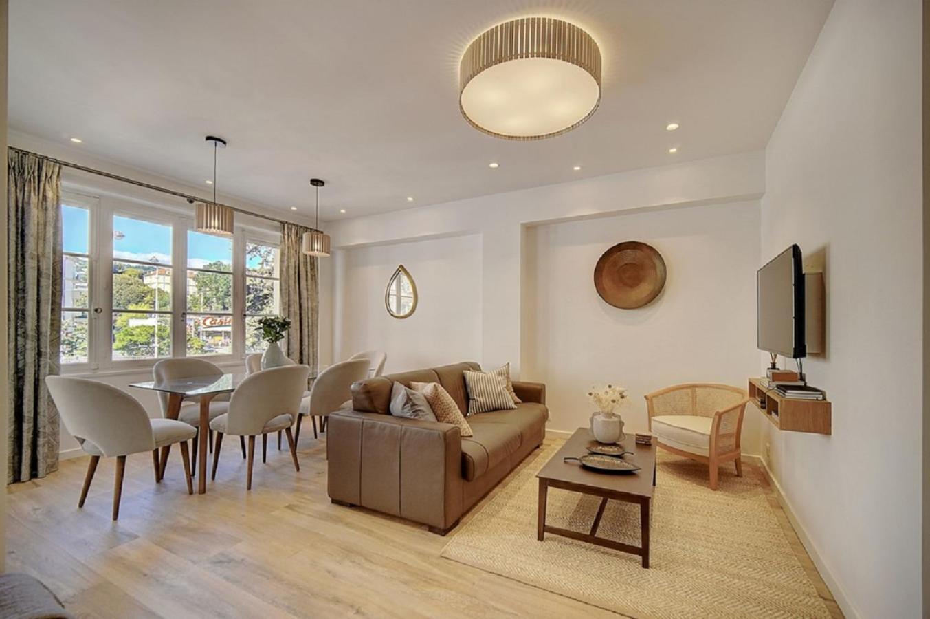 Magnifique 3 Pieces Renove Cannes Centre 'Banane' Avec Veranda ! A2B88 Exterior photo